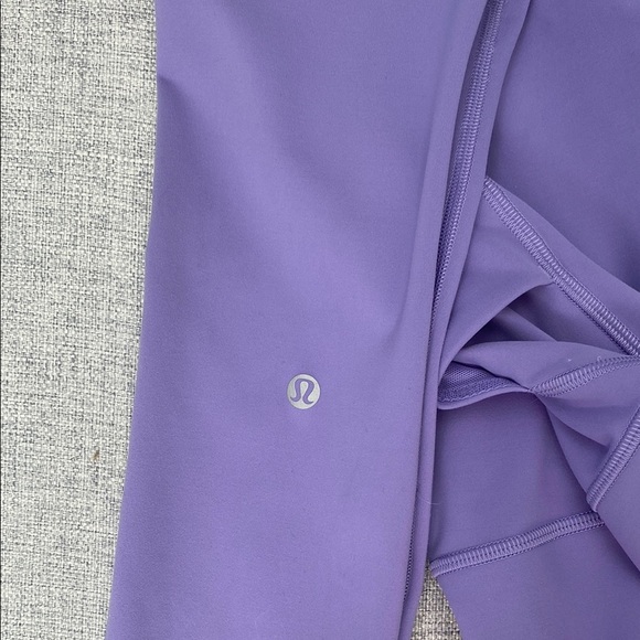 Lululemon Women’s Purple Wunder Under Leggings with Pockets 25” - Picture 3 of 7
